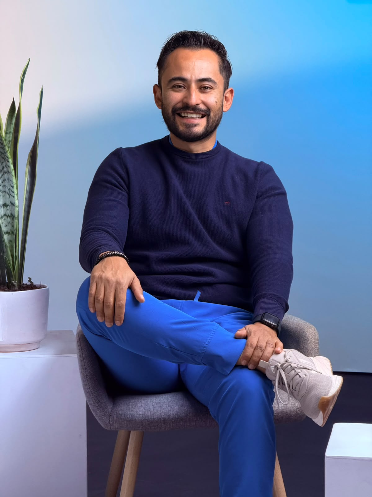 Diego Javier Matus en su consultorio